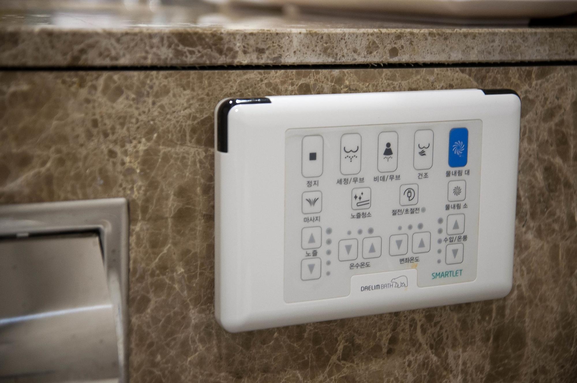 Benikea Jungmun Hotel Seogwipo Exteriör bild